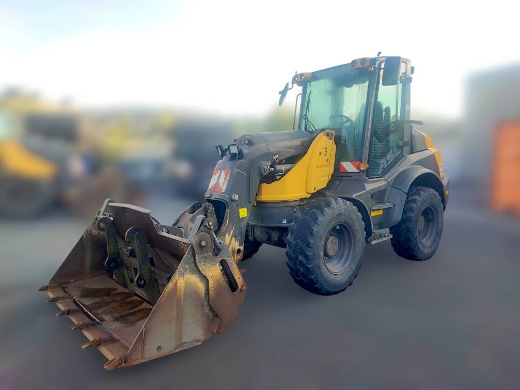 Chargeuse sur pneus Mecalac AS 900 — occasion 2016, 7 090 h