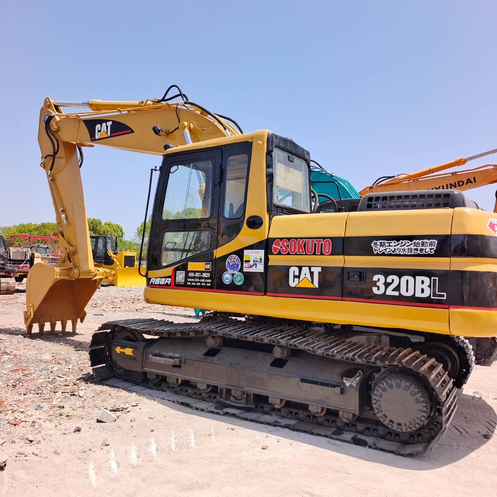 Pelle sur chenilles Caterpillar 320 B L direct‑injection engine — occasion 2024, 500 h