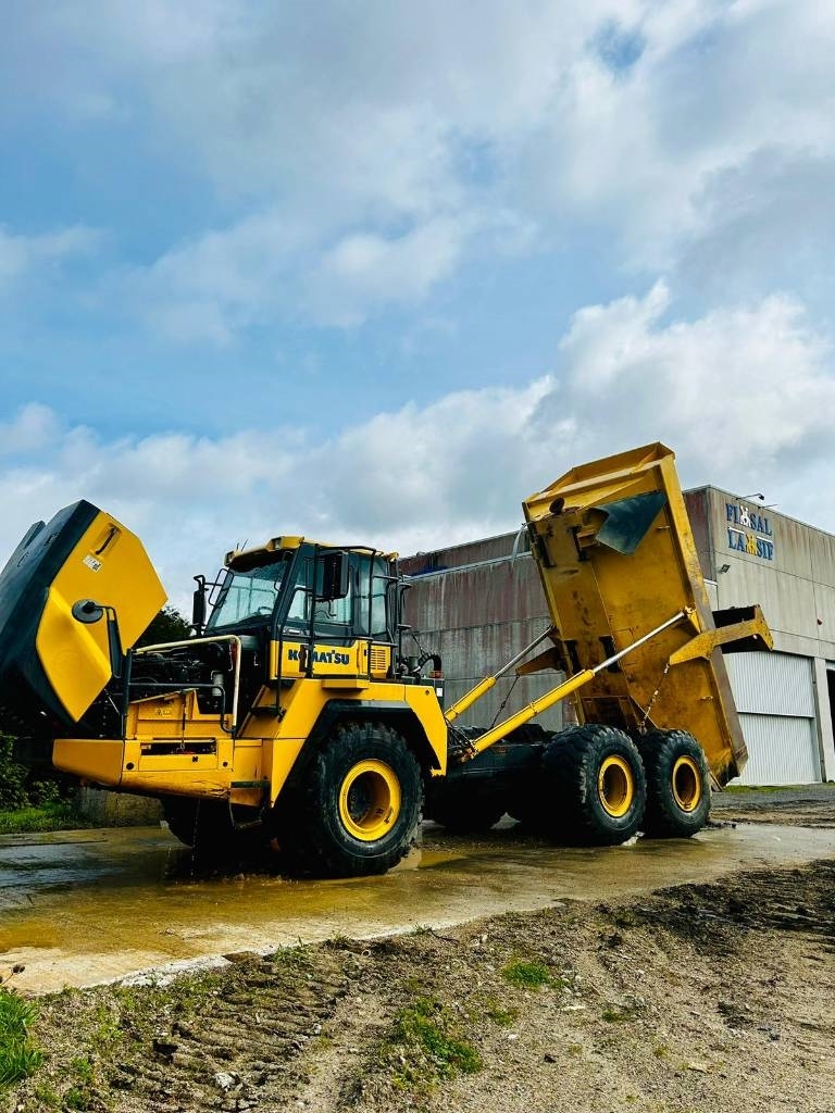 Komatsu HM 300-3