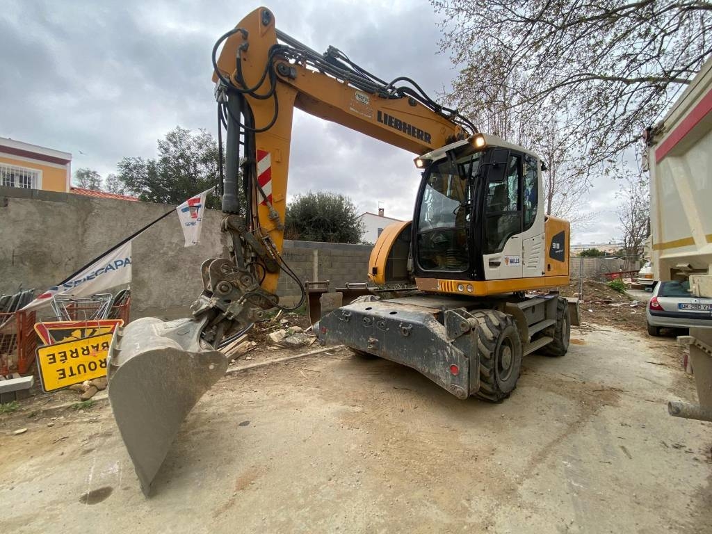 Liebherr A 918 Compact