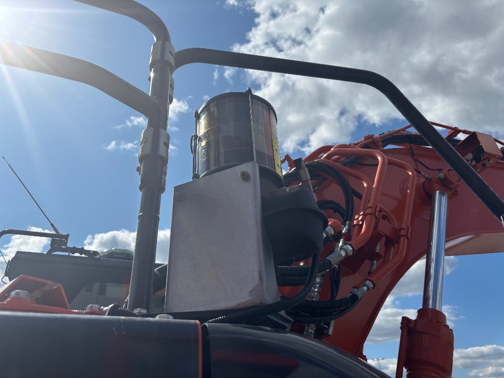 Hitachi ZX 135 US-7 / Huippu varusteet, Heti valmis! kuva 9