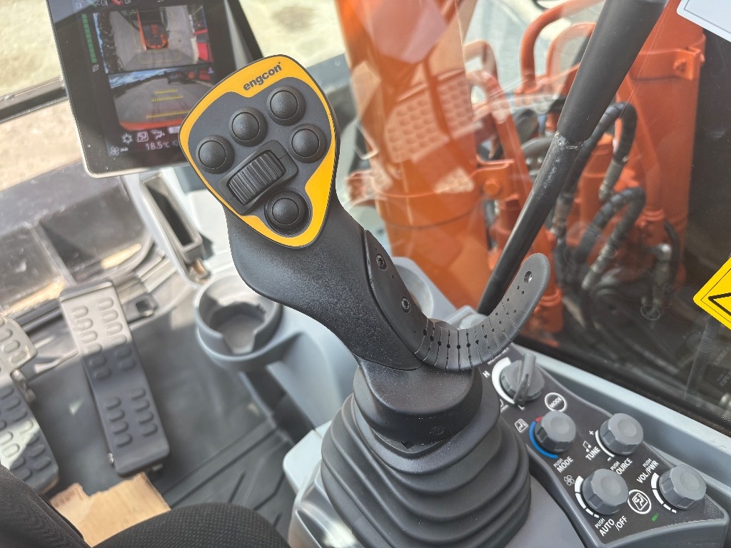 Hitachi ZX 135 US-7 / Huippu varusteet, Heti valmis! kuva 13