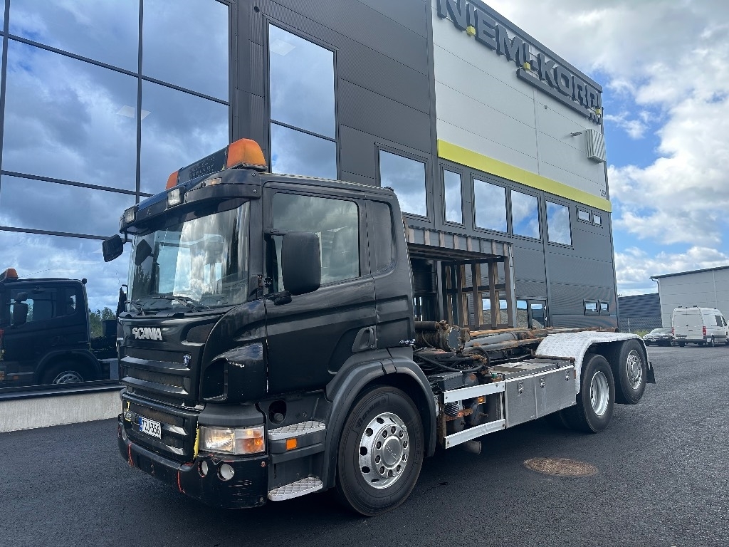 Scania P420 6x2*4