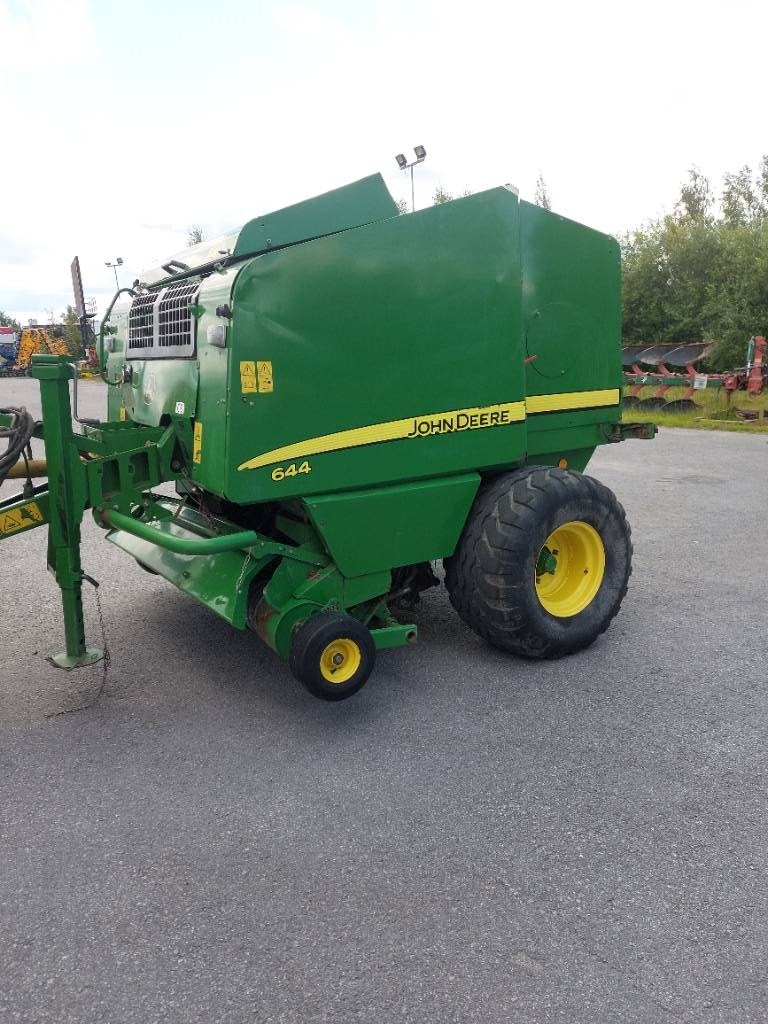 John Deere 644