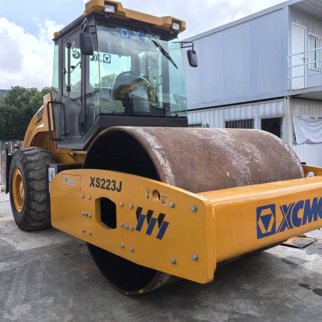 Rouleau monocylindre XCMG XS223J — occasion 2024, 1 000 h