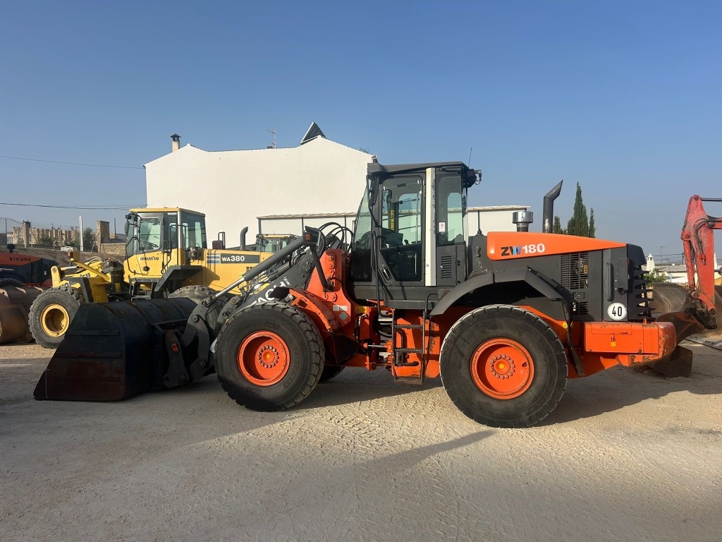 Hitachi ZW 180