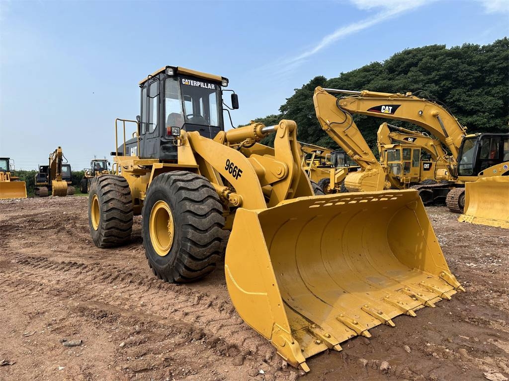 CAT 966F