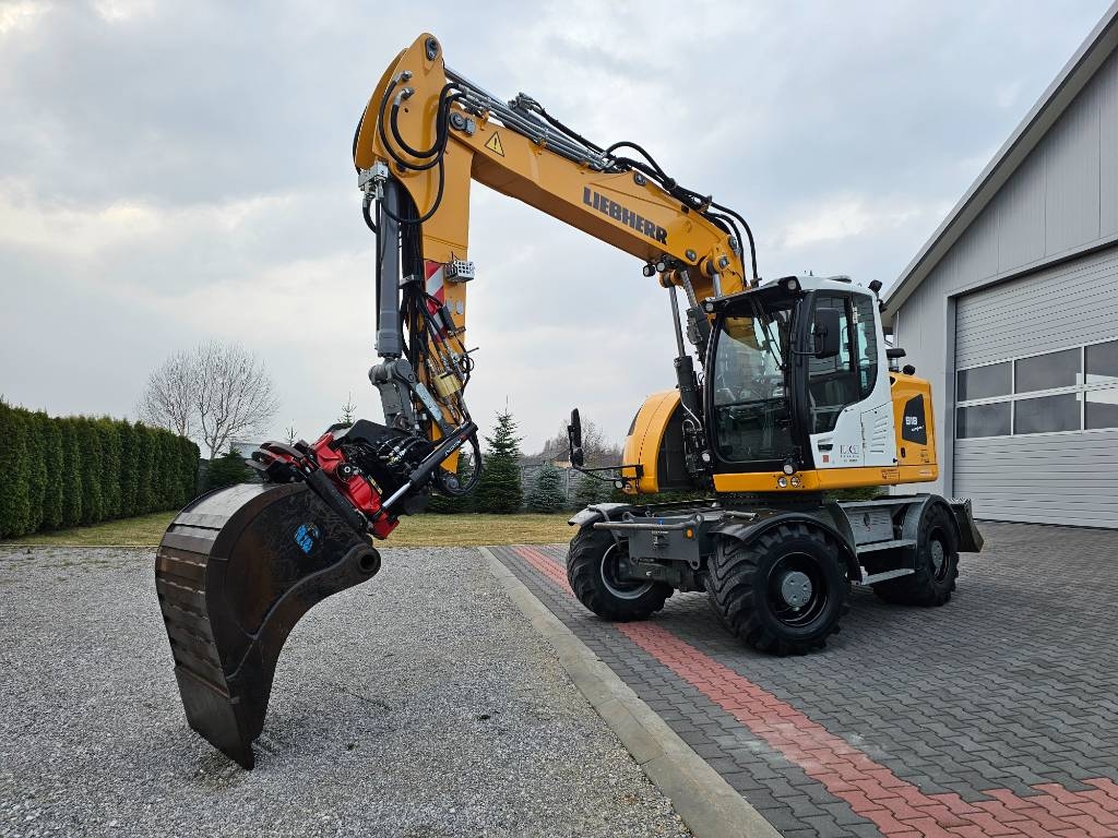 Liebherr A 918 Compact