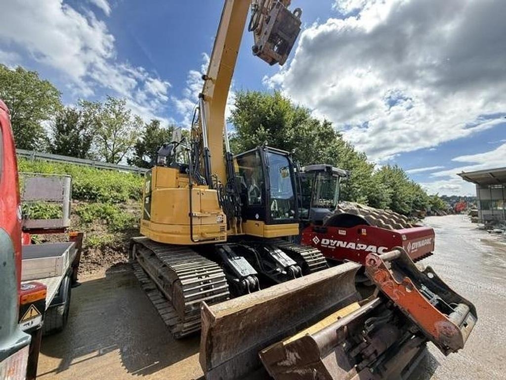 Pelle sur chenilles Caterpillar 325 FL CR — occasion 2018, 3 800 h