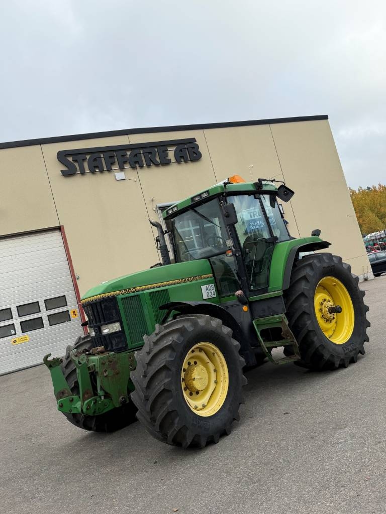John Deere 7700