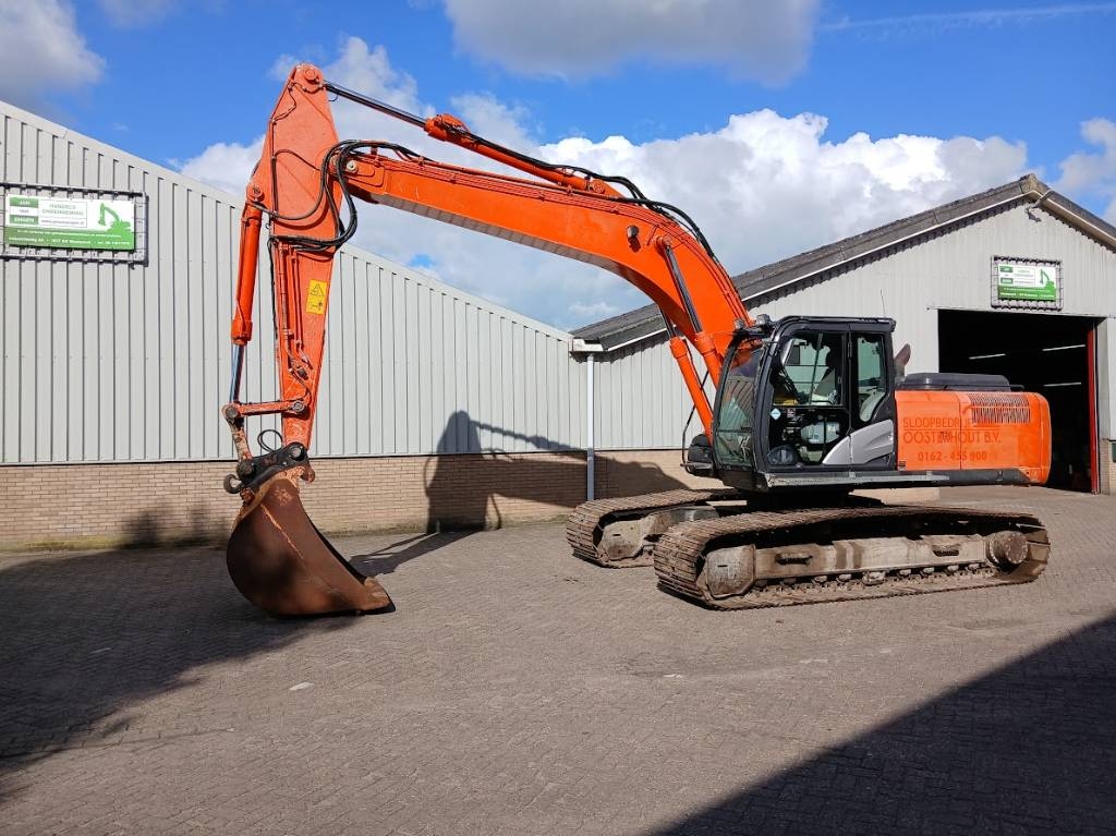 Pelle sur chenilles Hitachi ZX 250 LC-5B — occasion 2015, 8 500 h