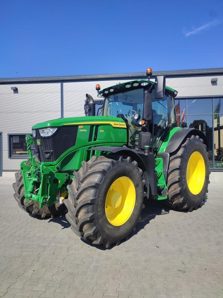 John Deere 6R250