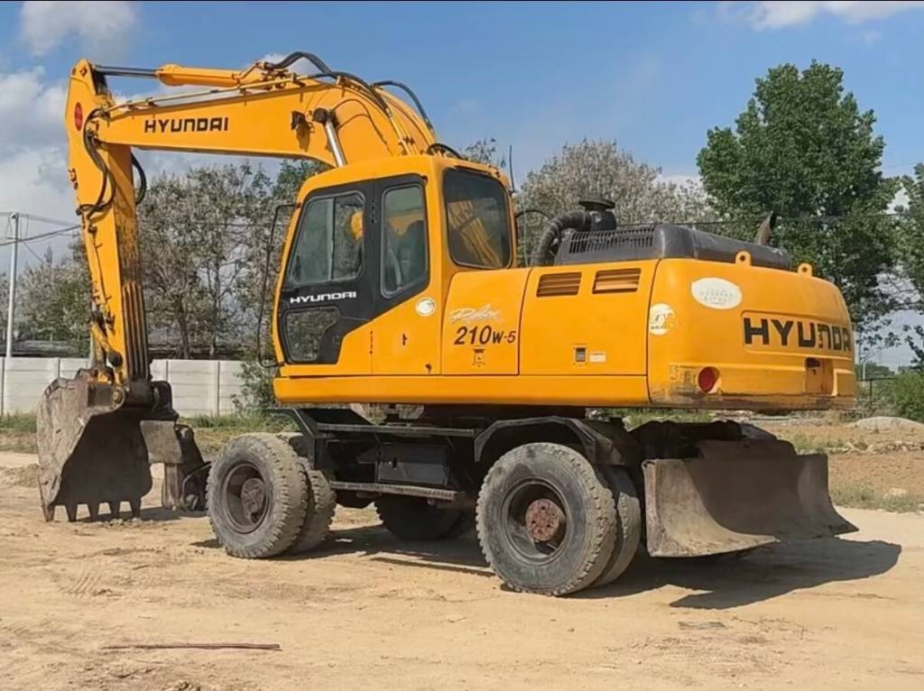 Pelle sur pneus Hyundai 210W-5 Shanghai largest supplier — occasion 2020, 1 000 h