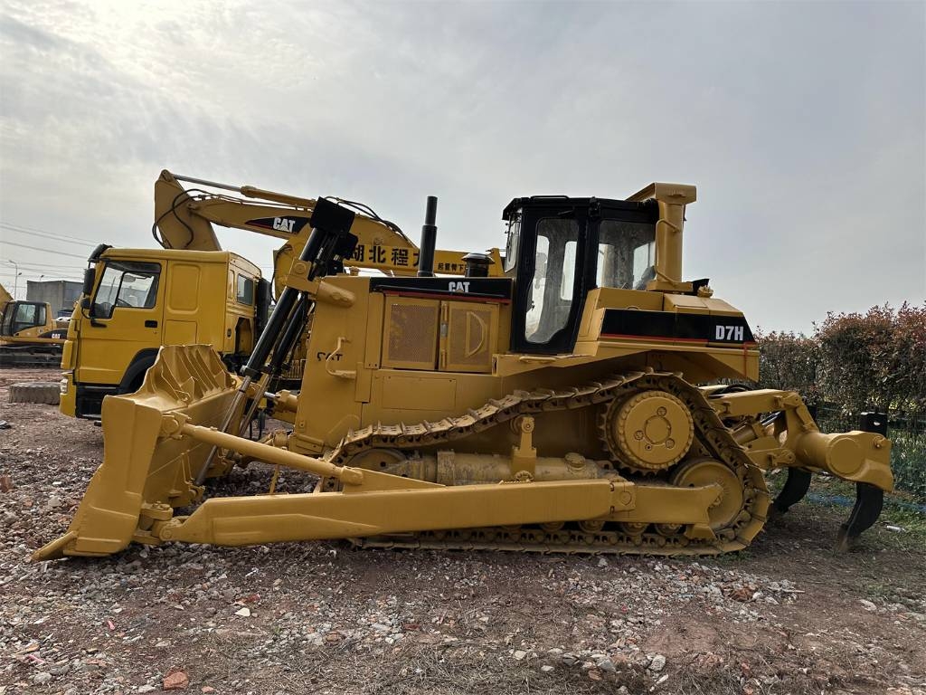 Bulldozer Caterpillar D 7 H — occasion 2016, 3 100 h