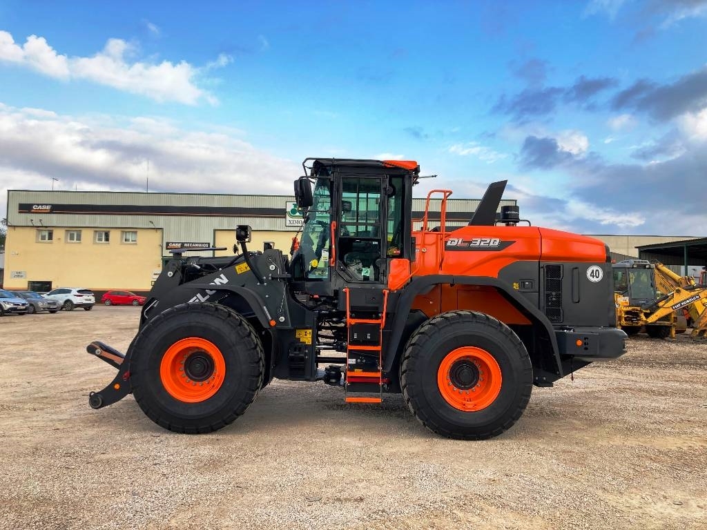 Develon DL 320-7
