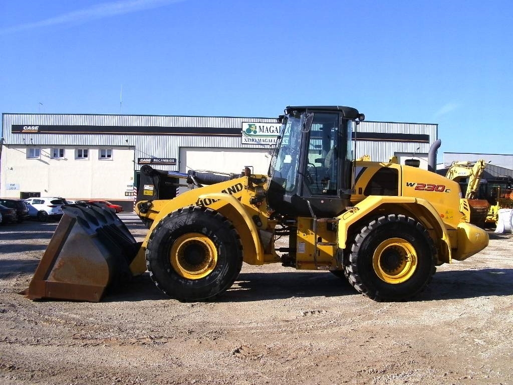 New Holland W 230 C