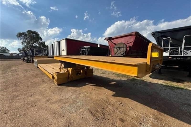 Afrit TRI AXLE LOW BED