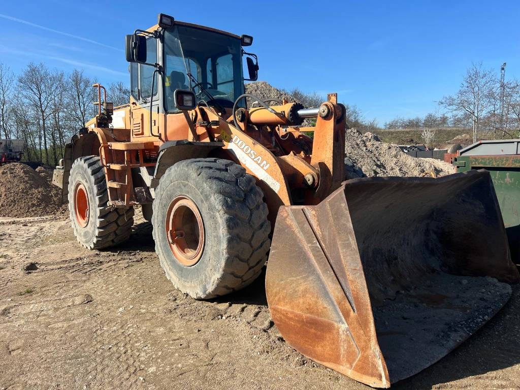 Doosan DL 300