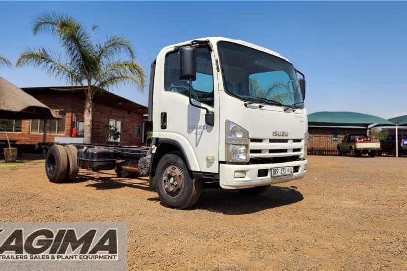 Isuzu NPR400 AMT