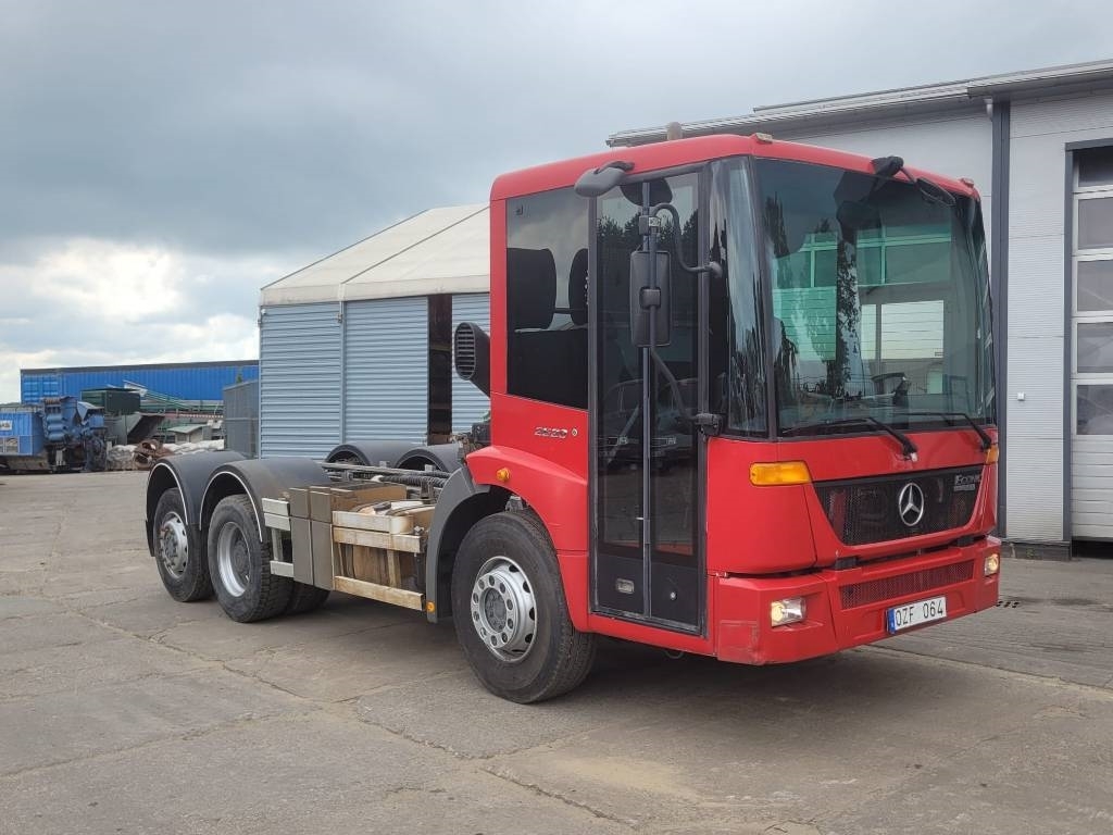 Mercedes-Benz Mercedes Econic, 2013rok, 6x2, 290KM, EURO EEV