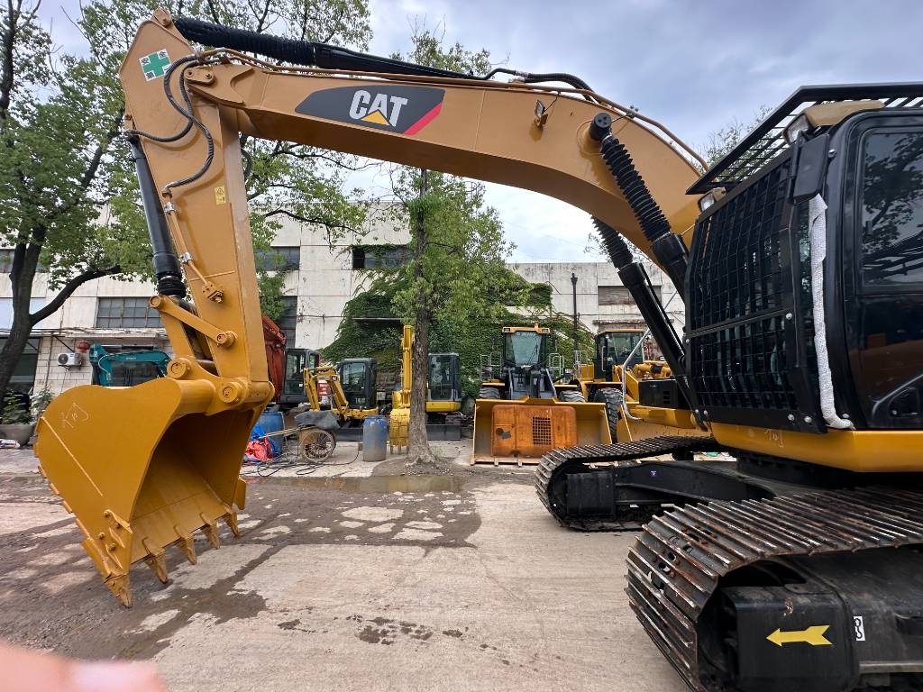 CAT 325D2L 3000 units excavators in stock