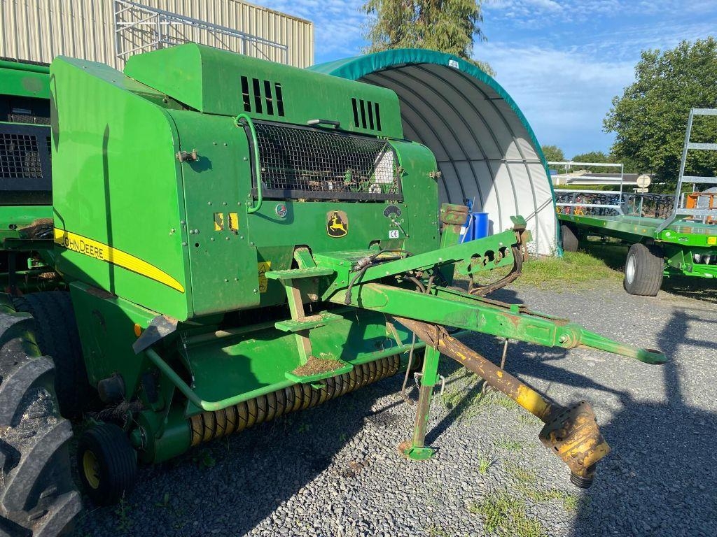 John Deere 568