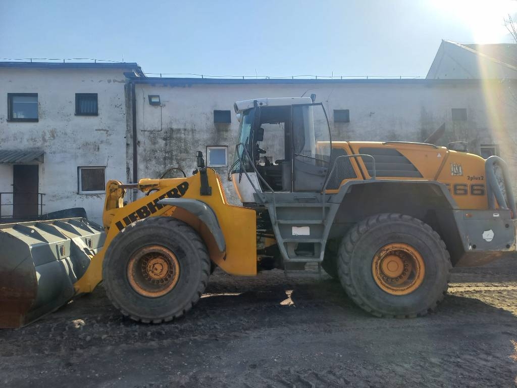Liebherr L 566 (4)