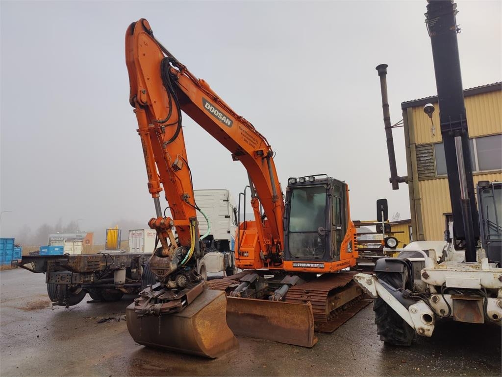 Pelle sur chenilles Doosan DX 140 LCR — occasion 2012, 6 700 h