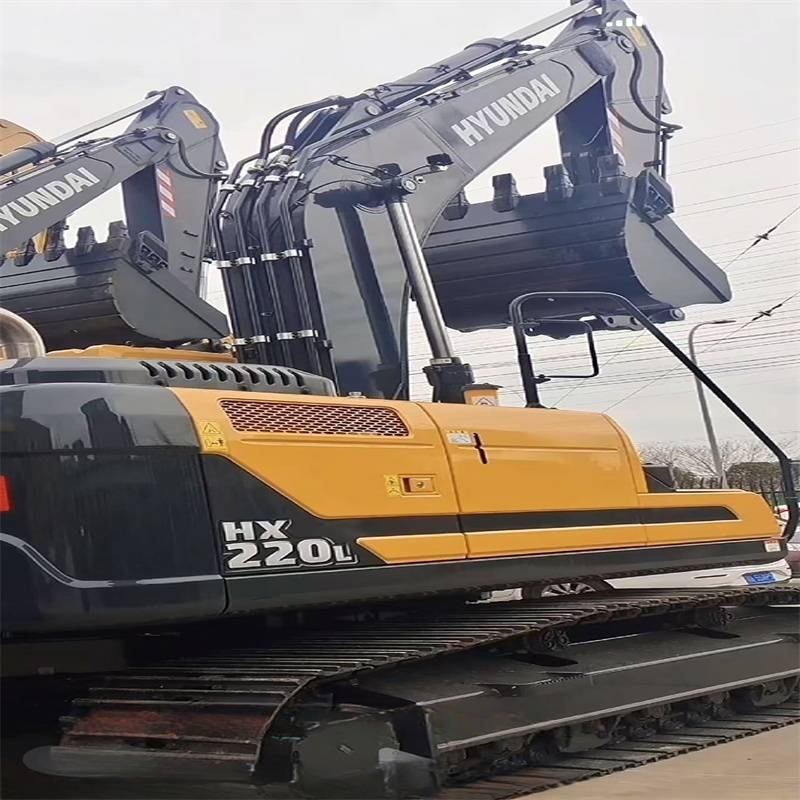 Hyundai HX 220 L