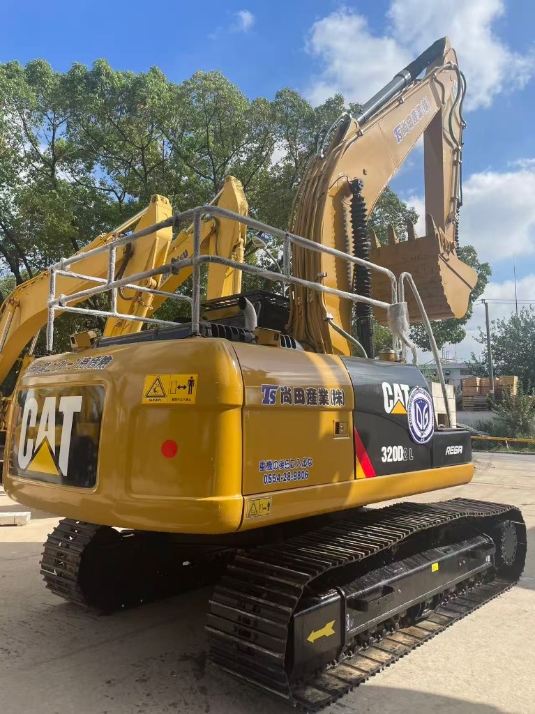 CAT 320 D
