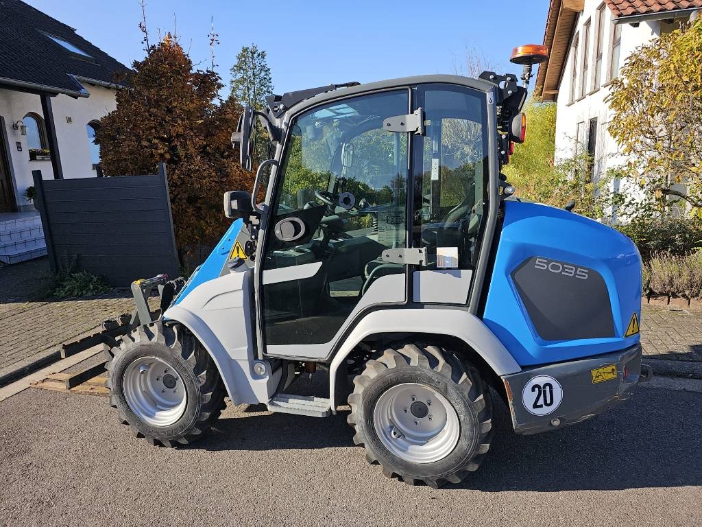 Chargeuse sur pneus Kramer 5035 € 28.900 netto Hoflader — occasion 2021, 677 h