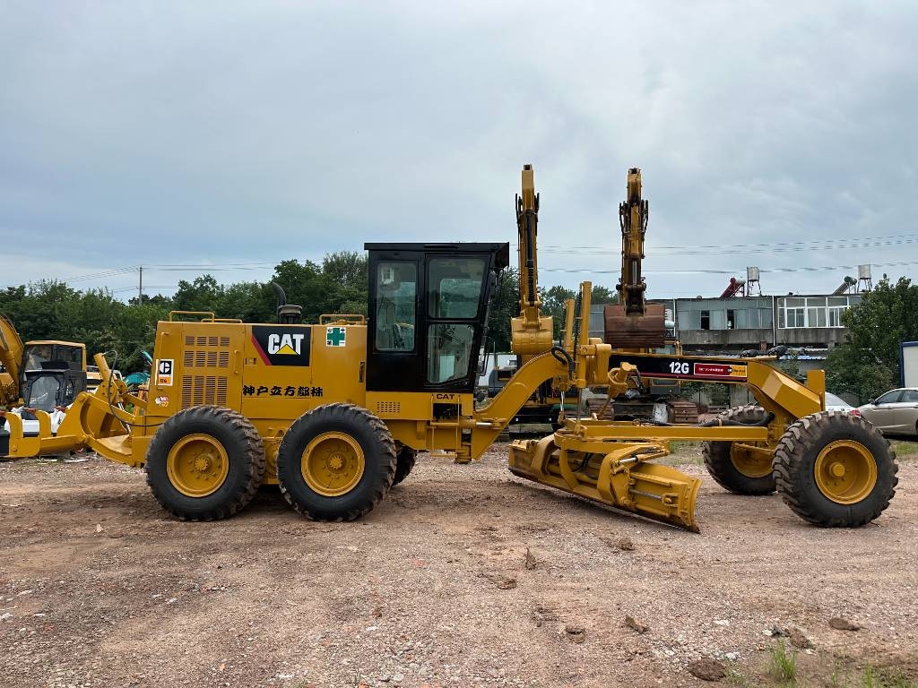 Niveleuse Caterpillar 12 G — occasion 2019, 3 300 h