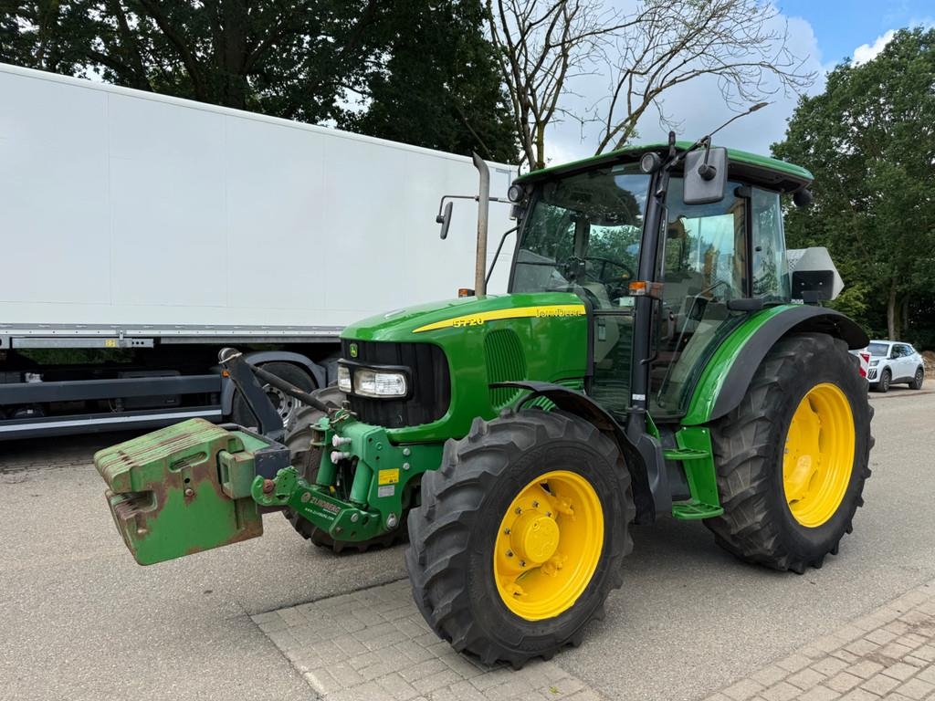 John Deere 5720