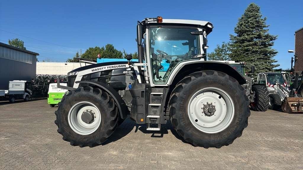 Massey Ferguson 8S.225 Dyna VT Tractor