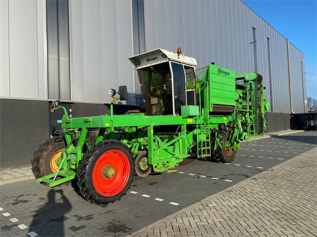 AVR RBL230 Zelfrijdende aardappelrooier