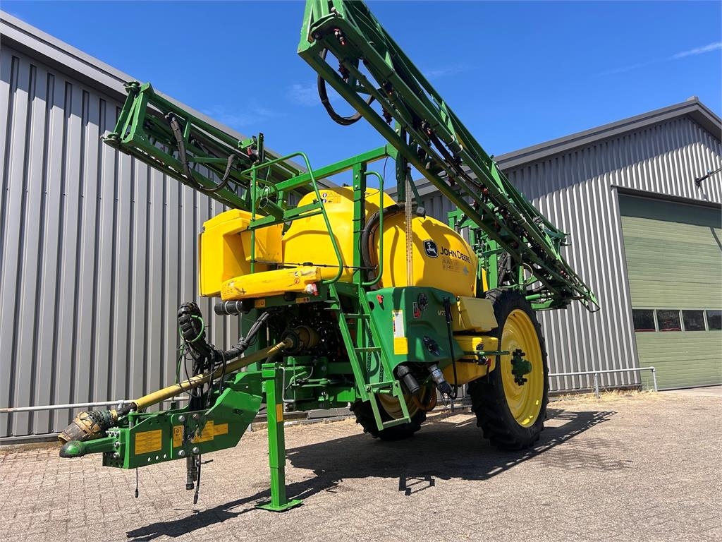 John Deere M732i veldspuit
