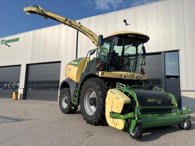 Krone BigX 580, EF300 pickup, EC 600-2 8R. maisbek.