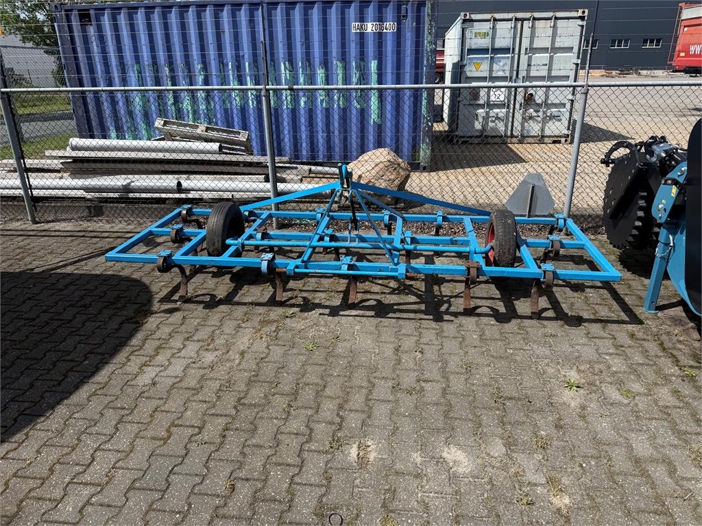 Triltand cultivator