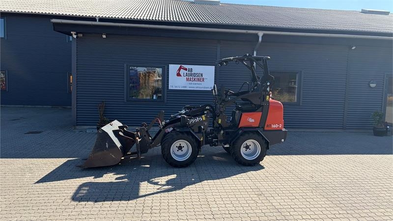 Kubota RT160-2 med skovl og pallegafler