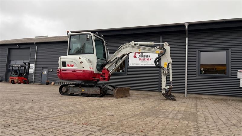 Mini-pelle Takeuchi TB230 S40 skifte — occasion 2016, 1 830 h