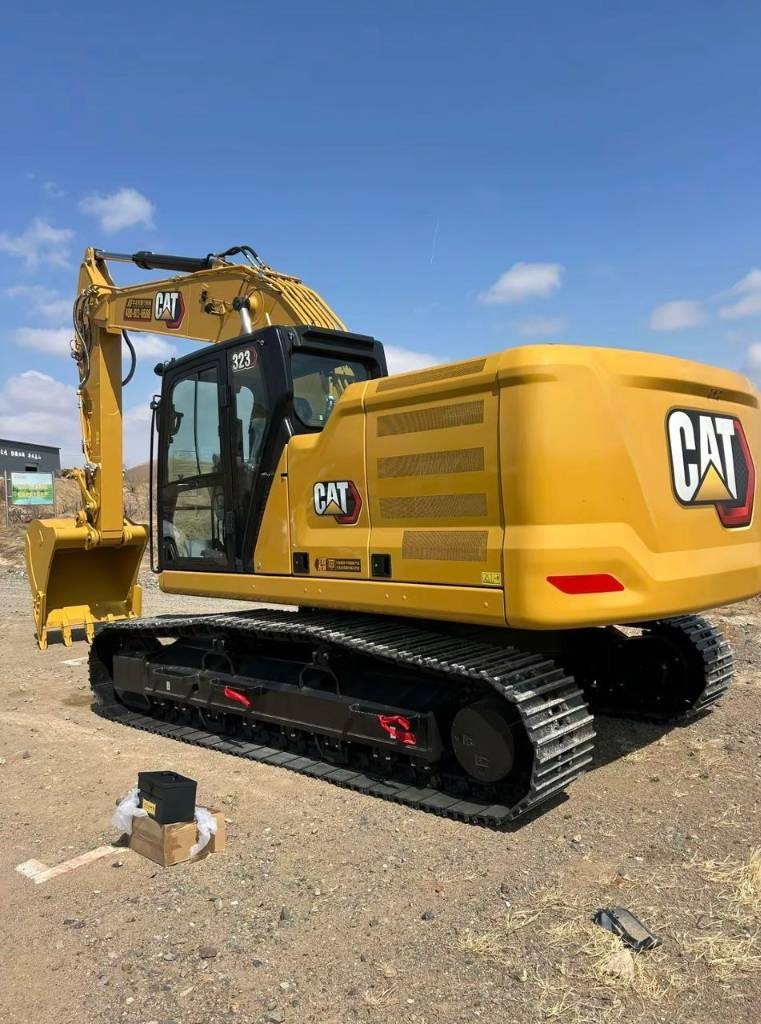 Pelle sur chenilles Caterpillar 323 — occasion 2024, 200 h