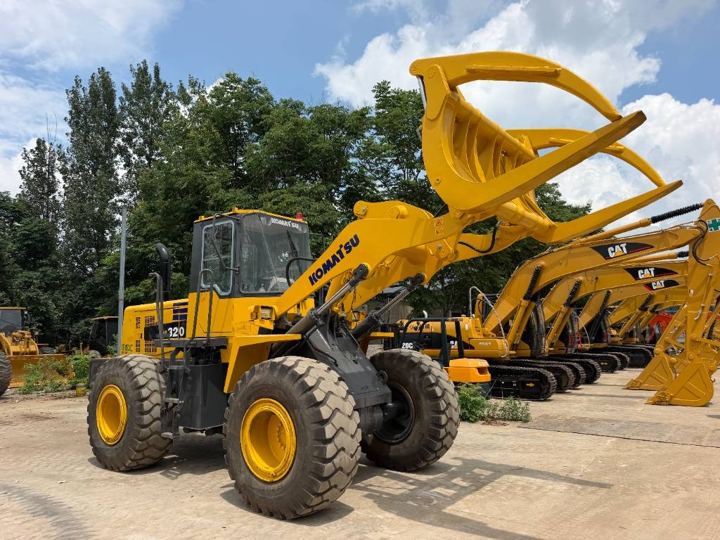 Chargeuse sur pneus Komatsu WA 320 — occasion 2018