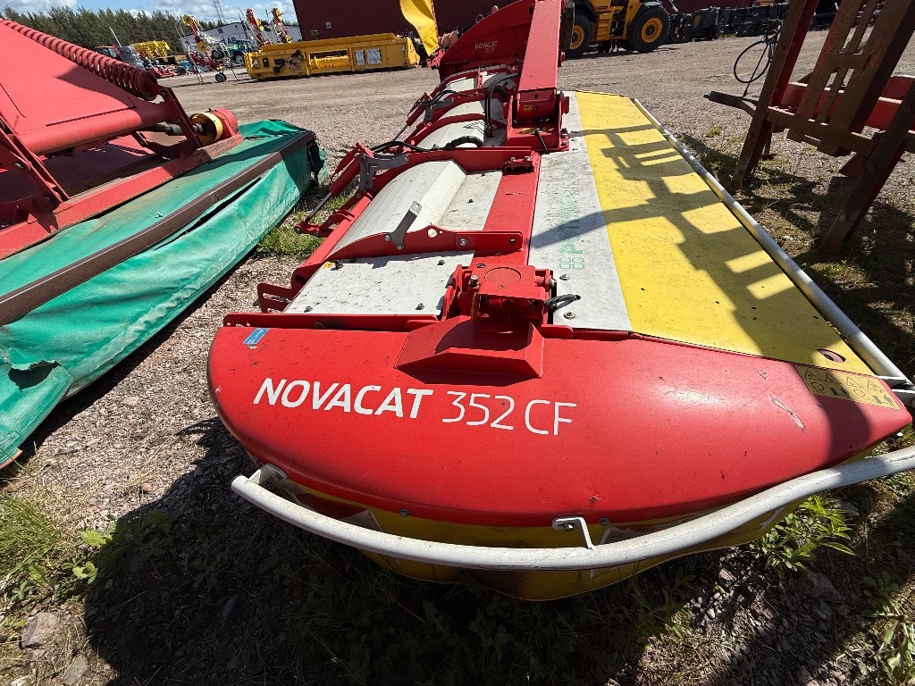 Pöttinger NovaCat 352 CF slåtter sidomatning