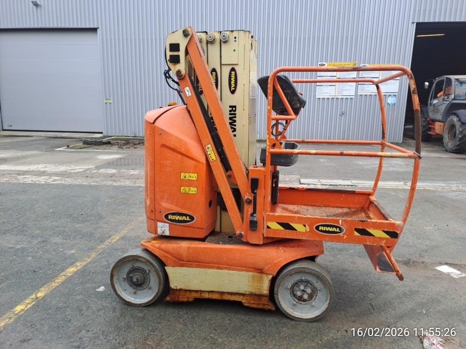 JLG T08E