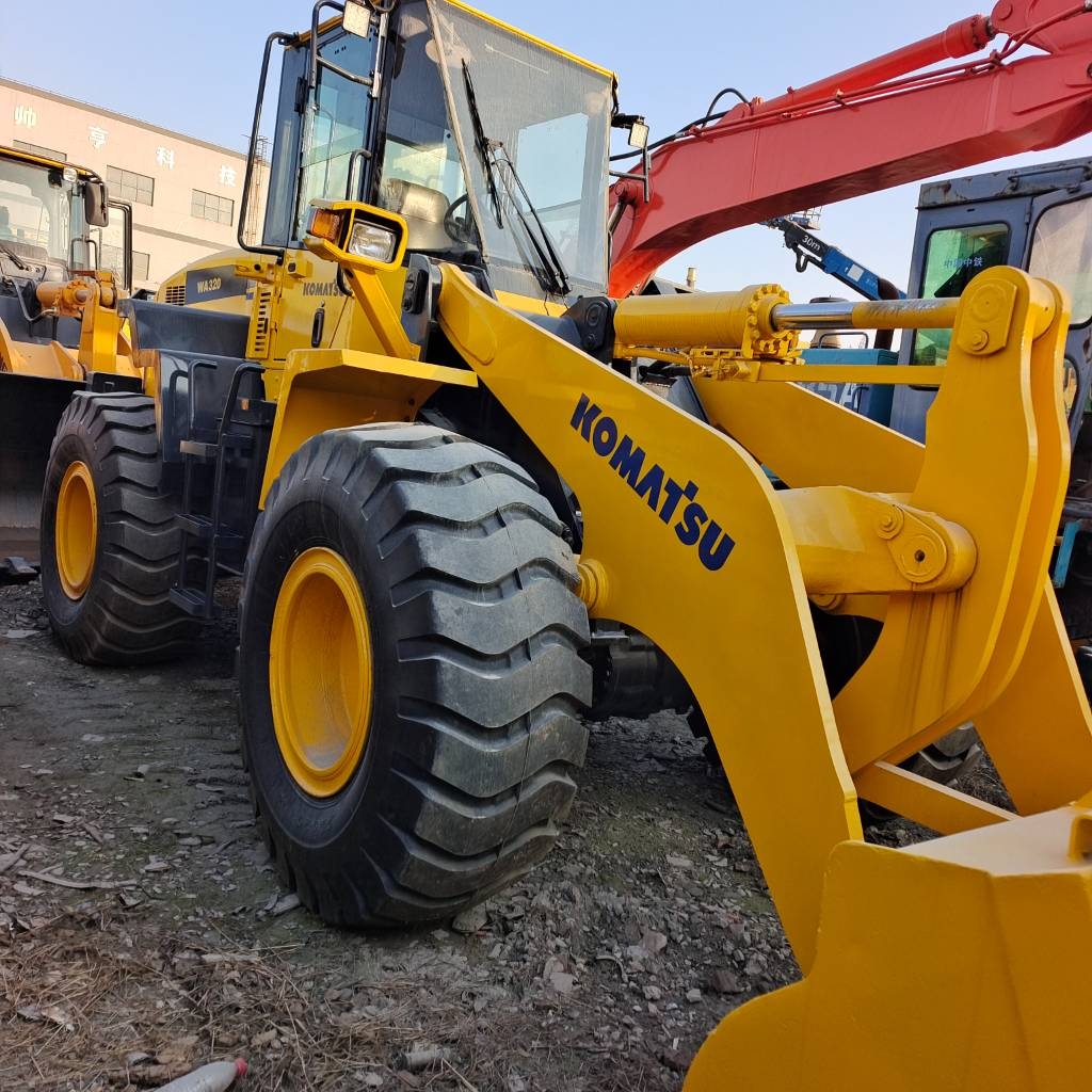 Komatsu WA 320-5 - 28th Anniversary Promotion Price