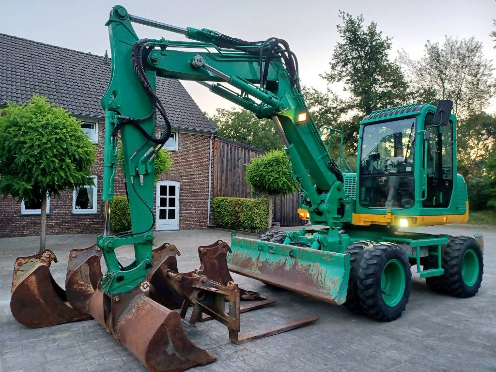 Takeuchi TB 175 W not TB 295 W
