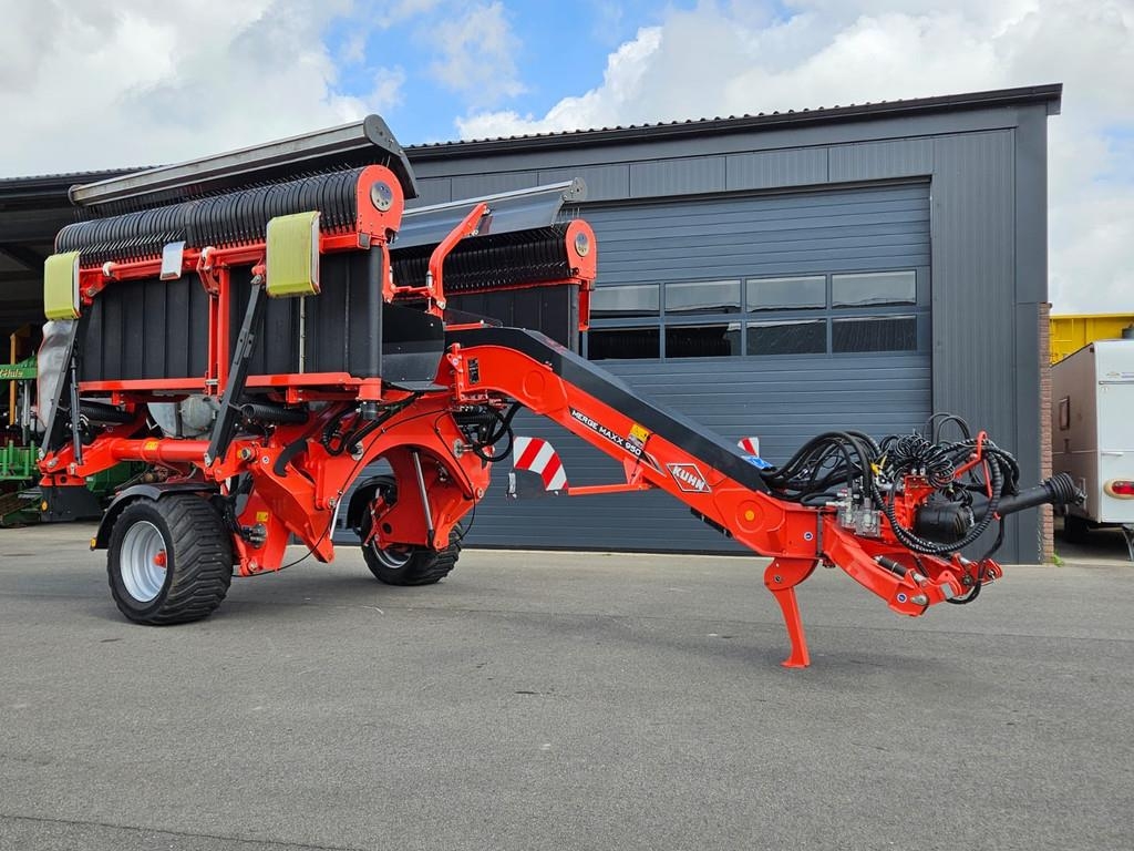 Kuhn MERGE MAXX 950 Bandenhark