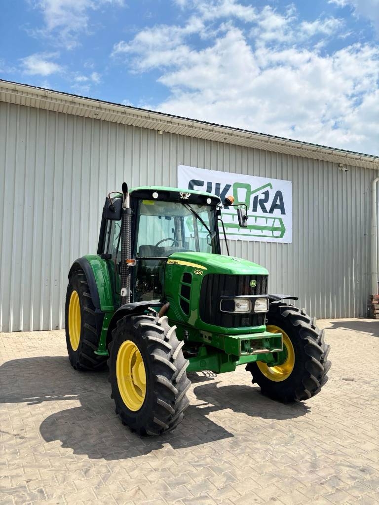 John Deere 6230