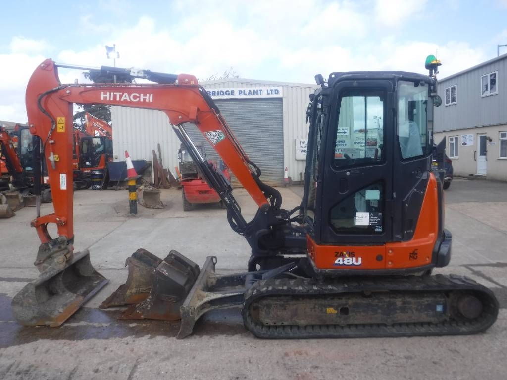 Mini-pelle Hitachi ZX 48 U-6 — occasion 2023, 2 329 h