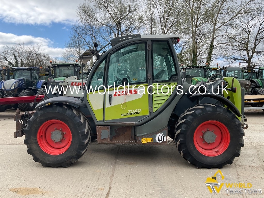 CLAAS Scorpion 7040